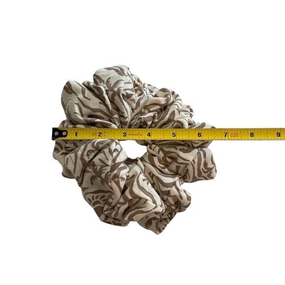 Hair Scrunchie. Multicolor.  XL. Tiger Print. Brown/Cream. Animal Print. Chic. - Picture 9 of 10